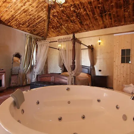 Il Feudo Dei Pierleoni 첼라노