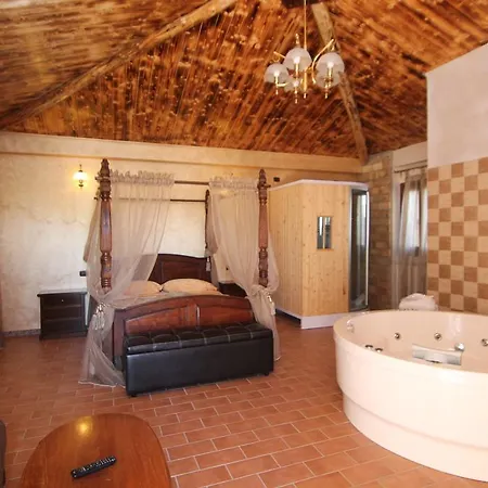 Il Feudo Dei Pierleoni Aparthotel 4*