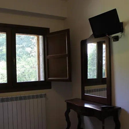 Il Feudo Dei Pierleoni 아파트호텔 첼라노