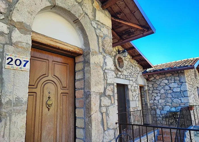 Il Feudo Dei Pierleoni 4*